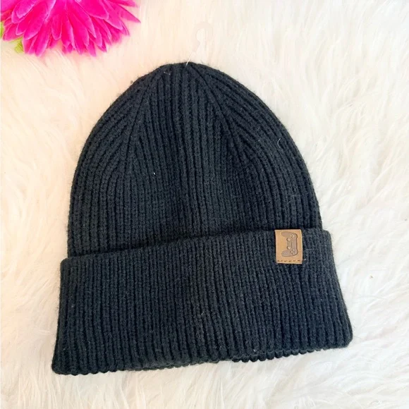 10/$25 • George Ribbed “Gamer” Toque - Picture 1 of 1